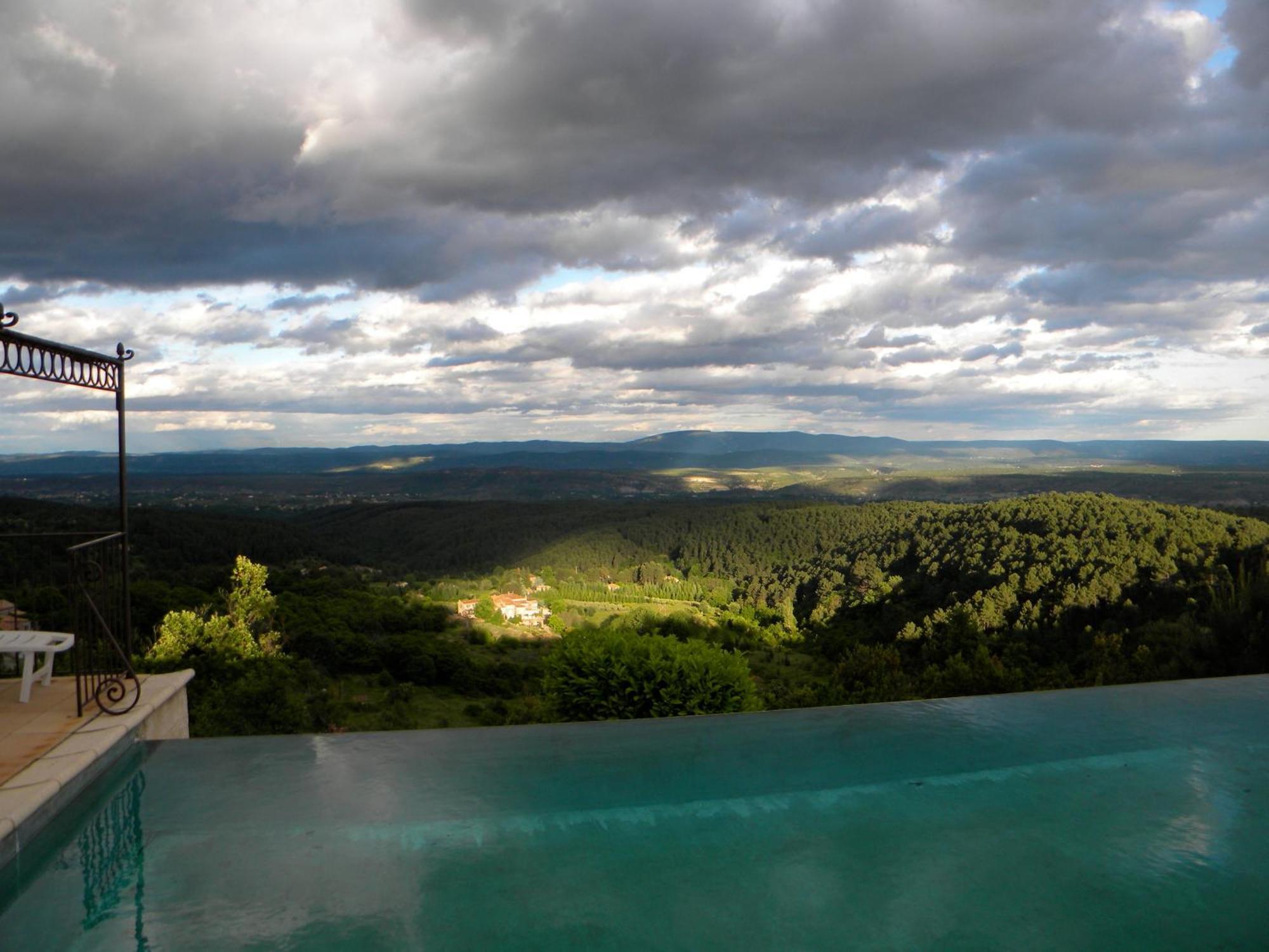 Hotel De La Tour De Brison 3*