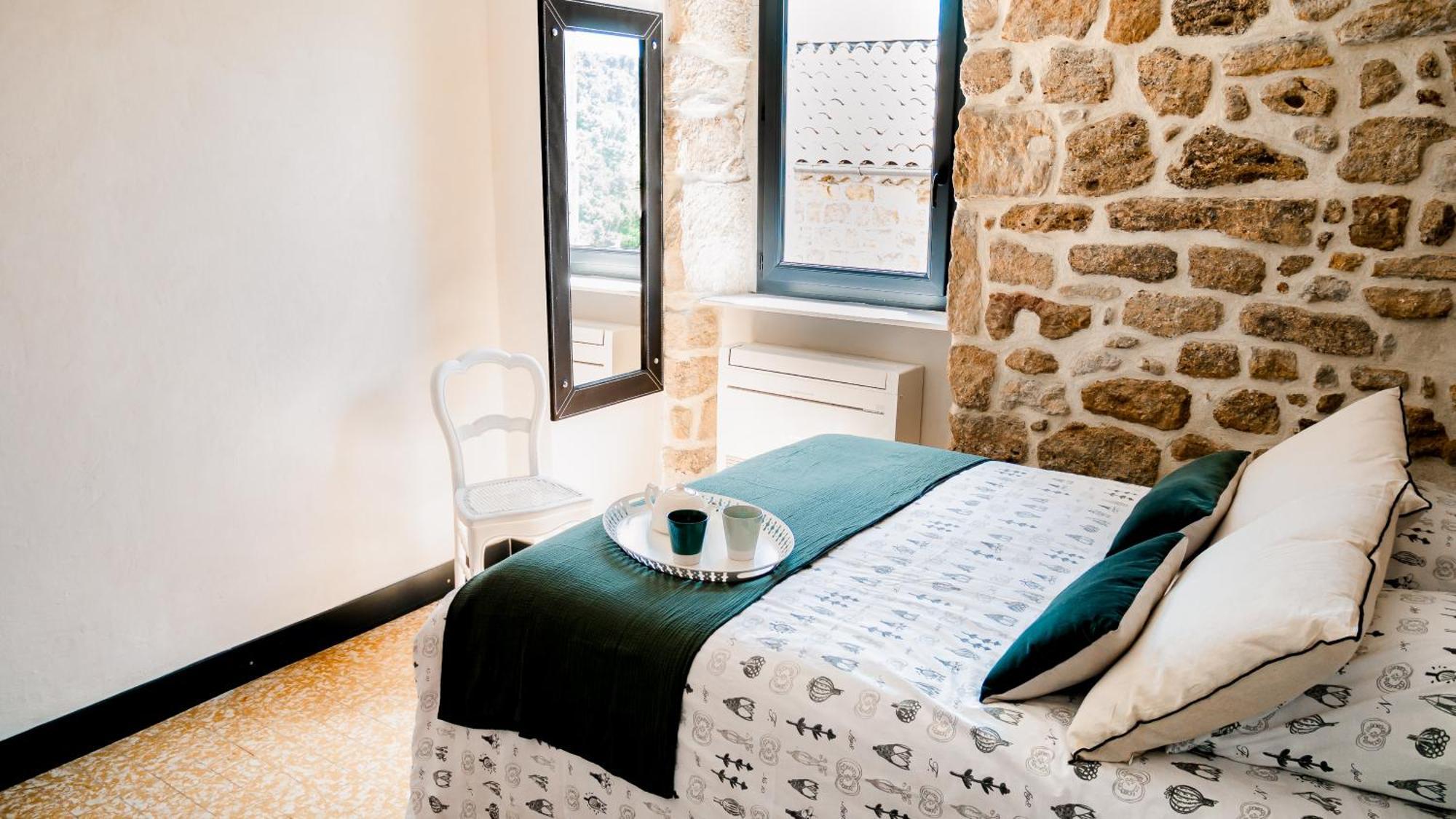 Hotel De La Tour De Brison 3*